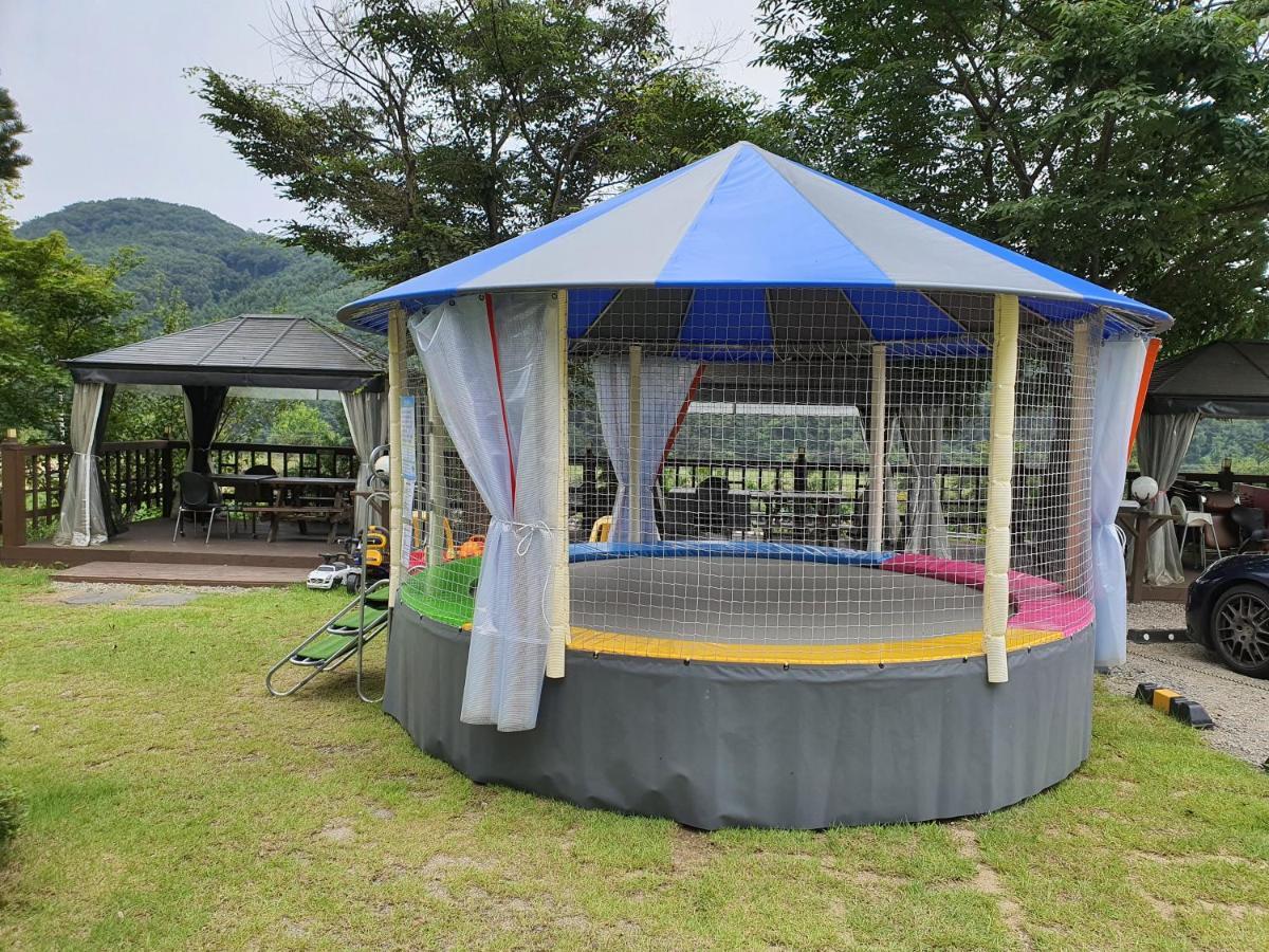 Forest Of Color Pension Hongcheon Exterior photo